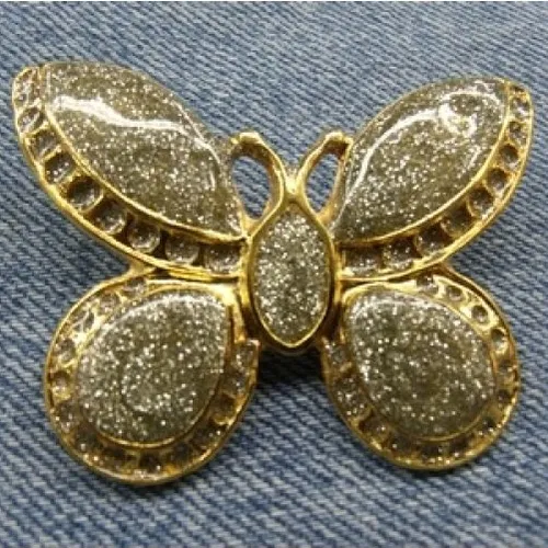 Magnifique broche papillon doré,largeur: 6.5 cm / hauteur : 5 cm