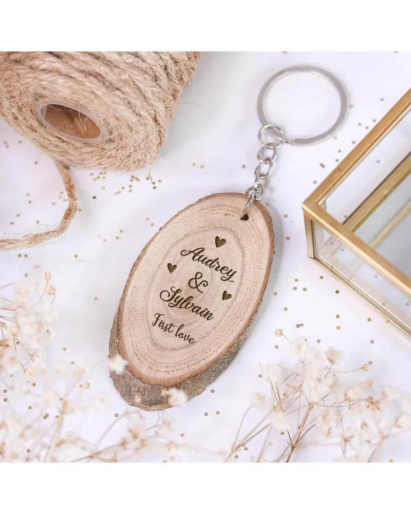 Porte-clés ovale en bois personnalisé - First Love